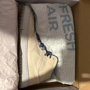 Jordan Sneakers in Cream and Blue